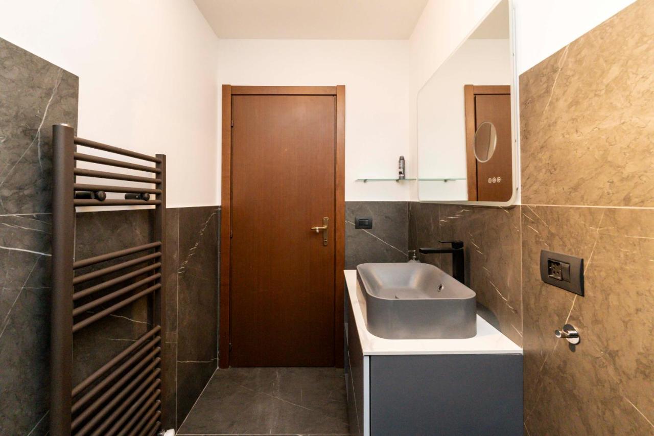 Casemi - Vincenzo 12 In Center Apartment Milan Bagian luar foto