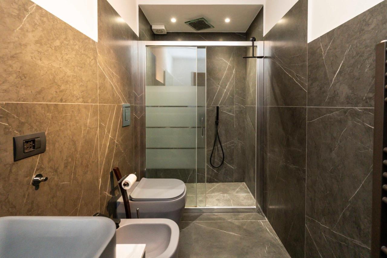 Casemi - Vincenzo 12 In Center Apartment Milan Bagian luar foto
